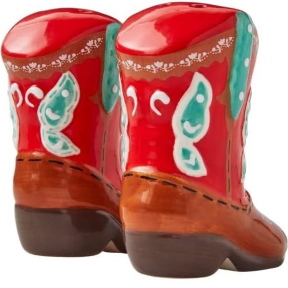 The Pioneer Woman Cowboy Boot Salt & Pepper Shaker Set - Picture 12 of 12